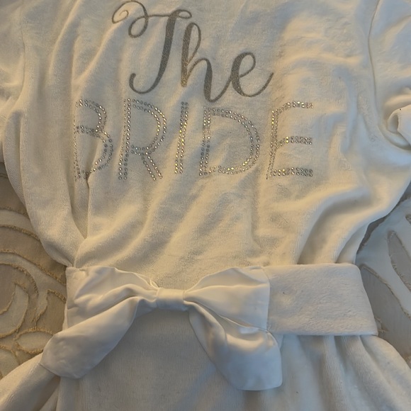 The Bride Robe - Picture 3 of 7